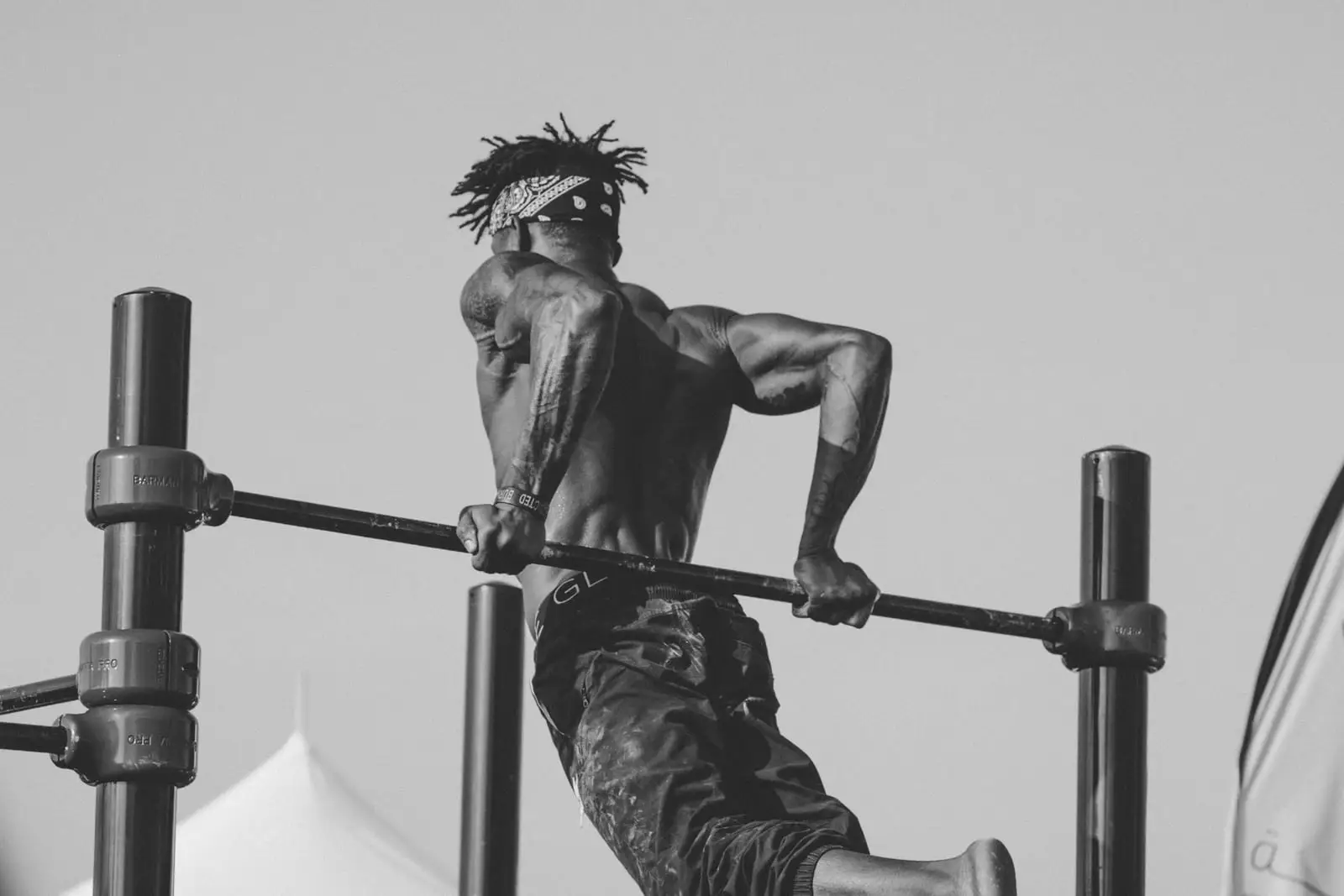 Dips på räck i utegym